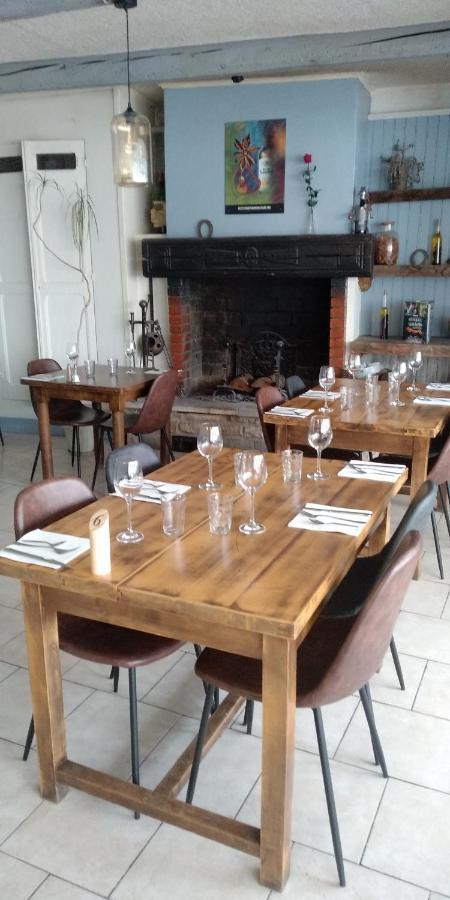 Auberge Le Lupin Blanc Revest-des-Brousses 외부 사진